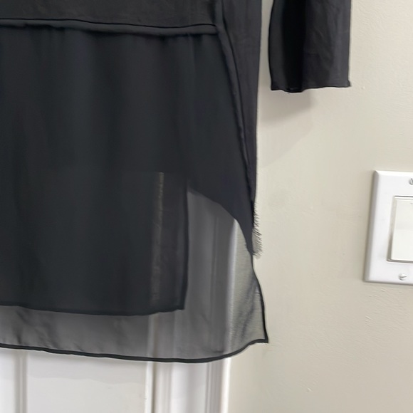 Elie Tahari black elegant top with asymmetrical details on the back - Picture 3 of 6